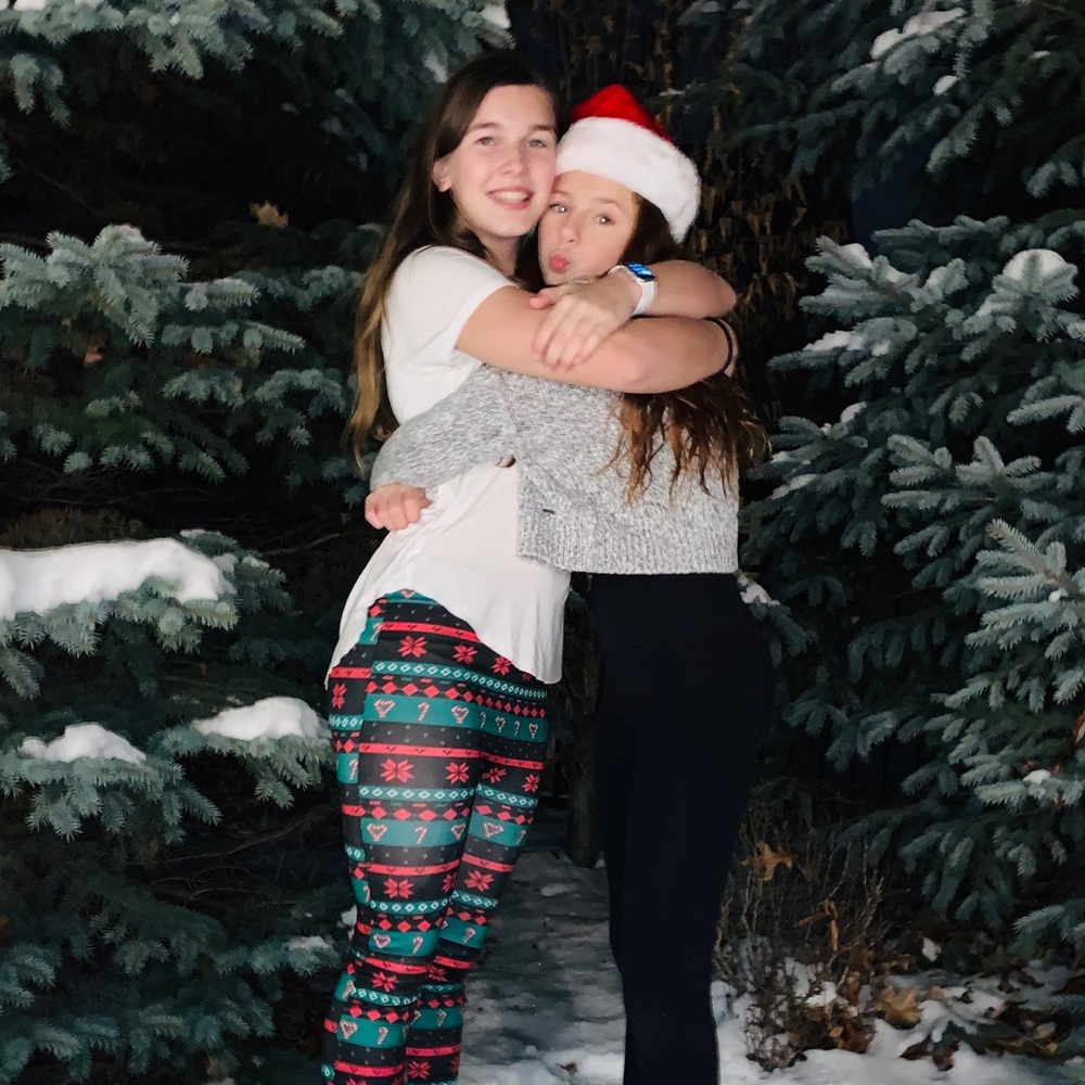 Meet your Poshers, Katie and Sydney